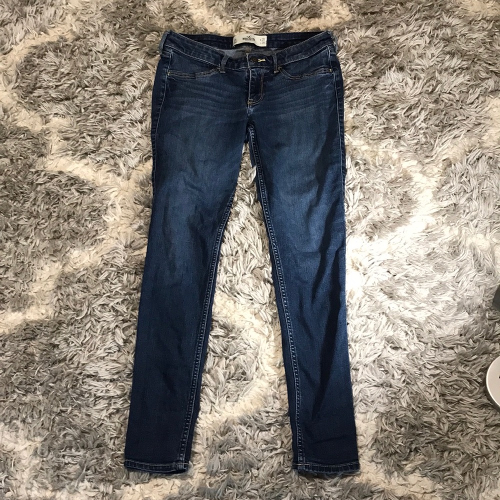 Dark colored Hollister Jeans Size 7R w28 L29